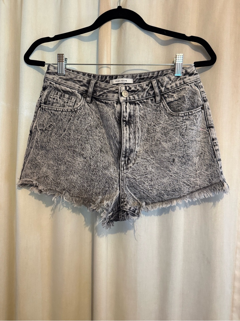 PacSun “High Rise Festival” Women's Acid Wash Gray Denim Cutoff Shorts Sz 28
